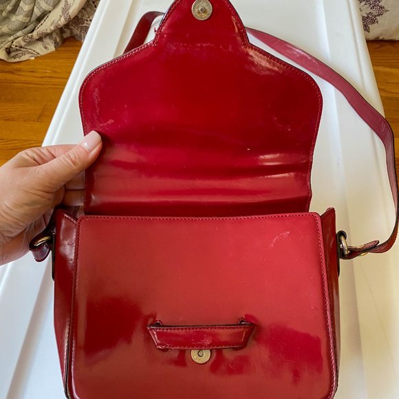 Moschino by Redwall Vintage Red Patent Leather Heart Handbag - Picture 2 of 5